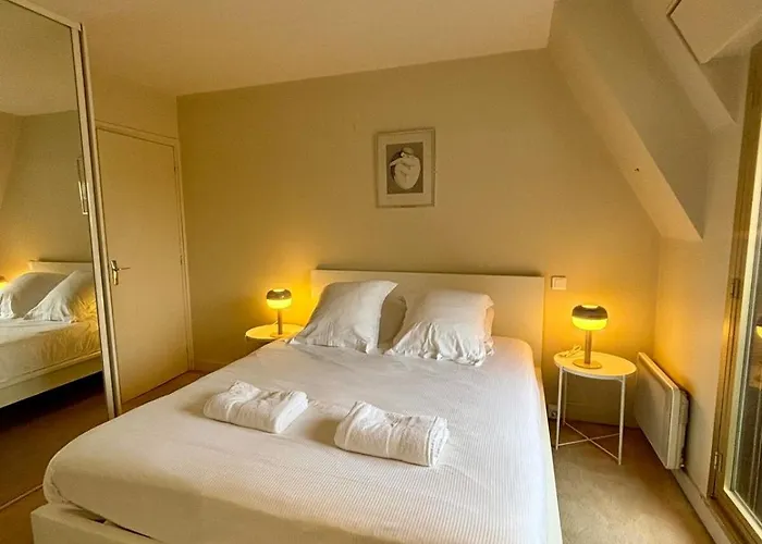 Apartment Triangle D Or *